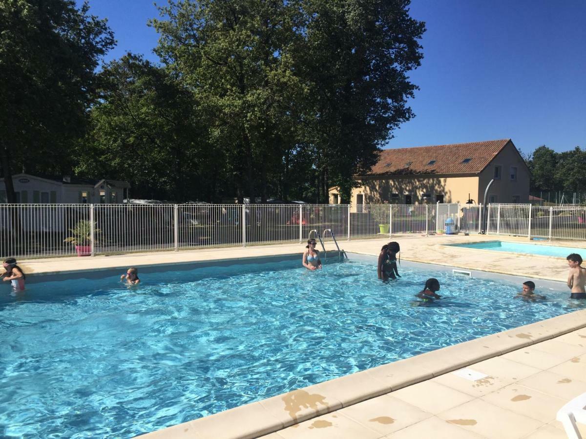 Camping Les Petites Minaudieres Hotel Saint-Sauveur  Kültér fotó