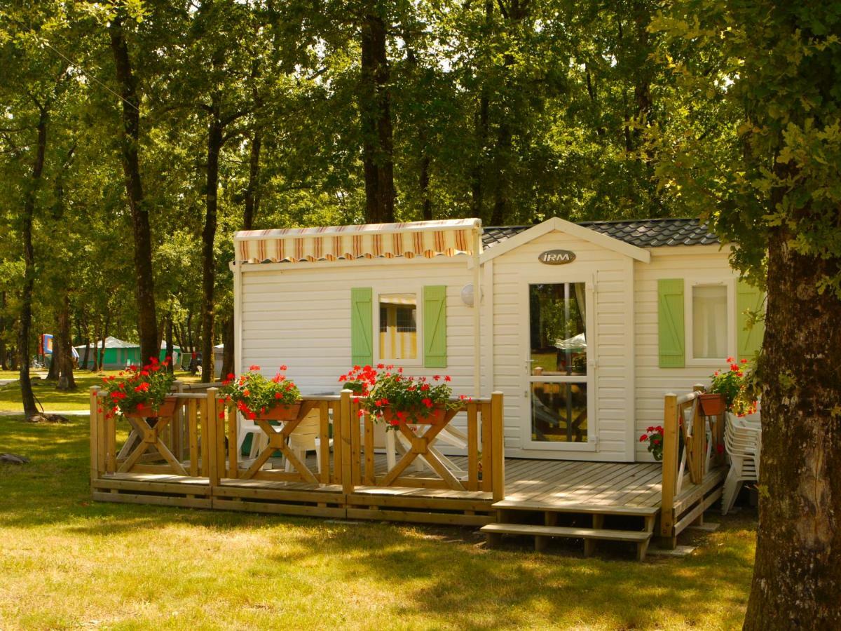 Camping Les Petites Minaudieres Hotel Saint-Sauveur  Kültér fotó