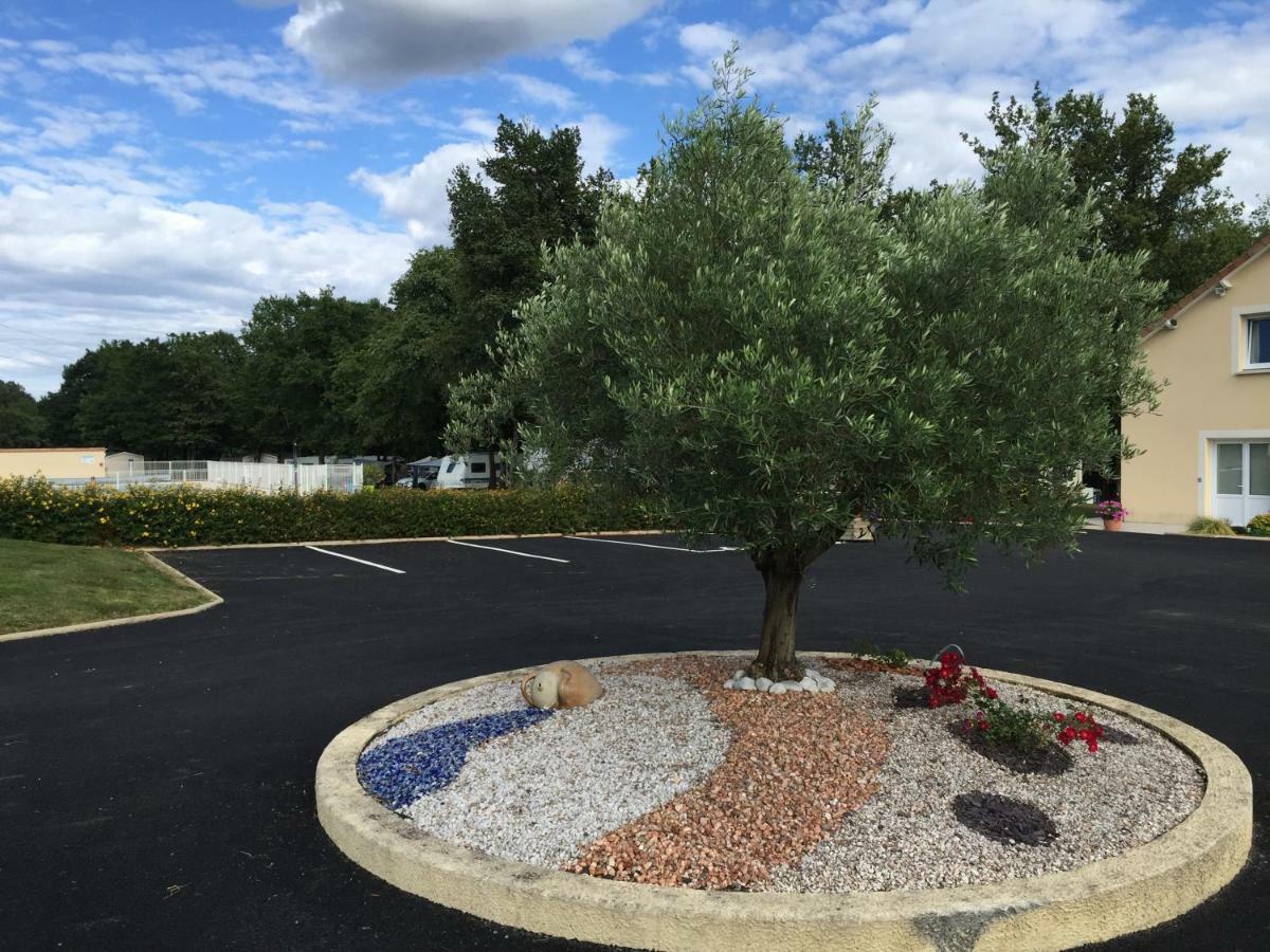 Camping Les Petites Minaudieres Hotel Saint-Sauveur  Kültér fotó